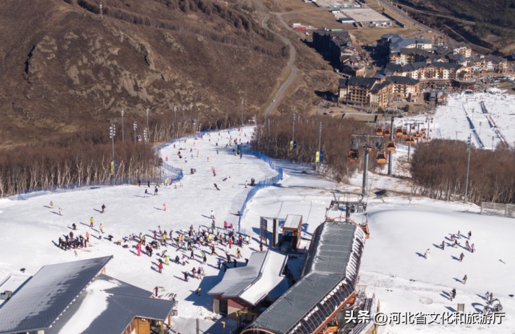 雪上驰骋打卡梦幻冰城堡！在这个度假小镇进入童话世界~